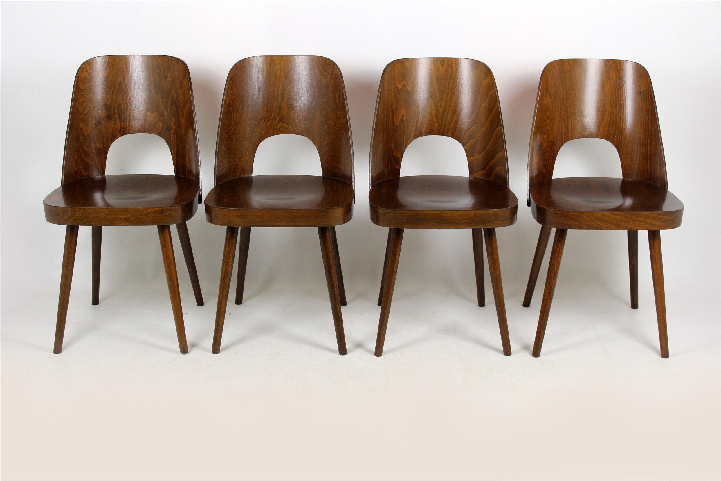 Set of 4 wooden chairs by Oswald Haerdtl for ton, 1950s, no. 515