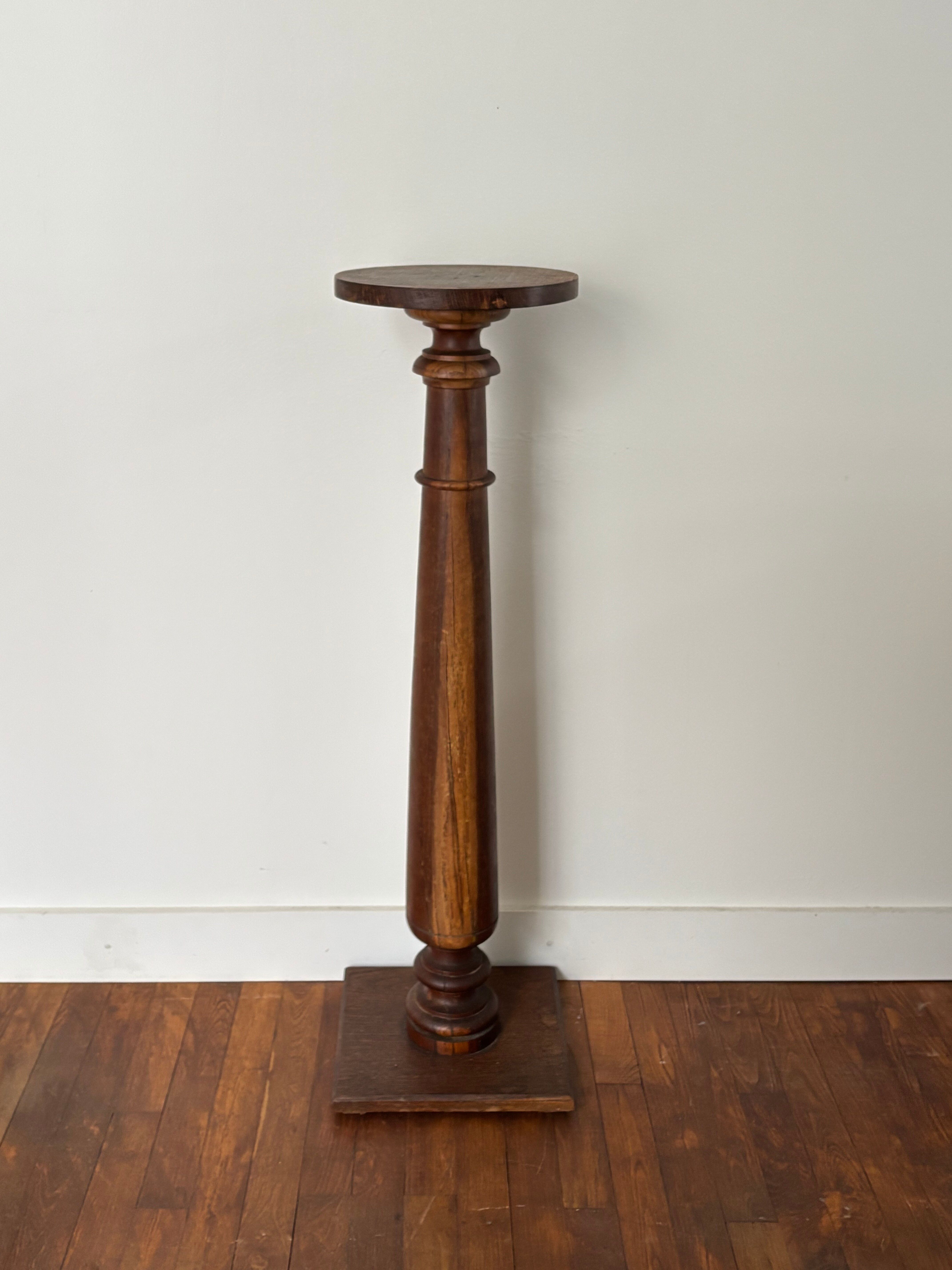 Colonne en bois
