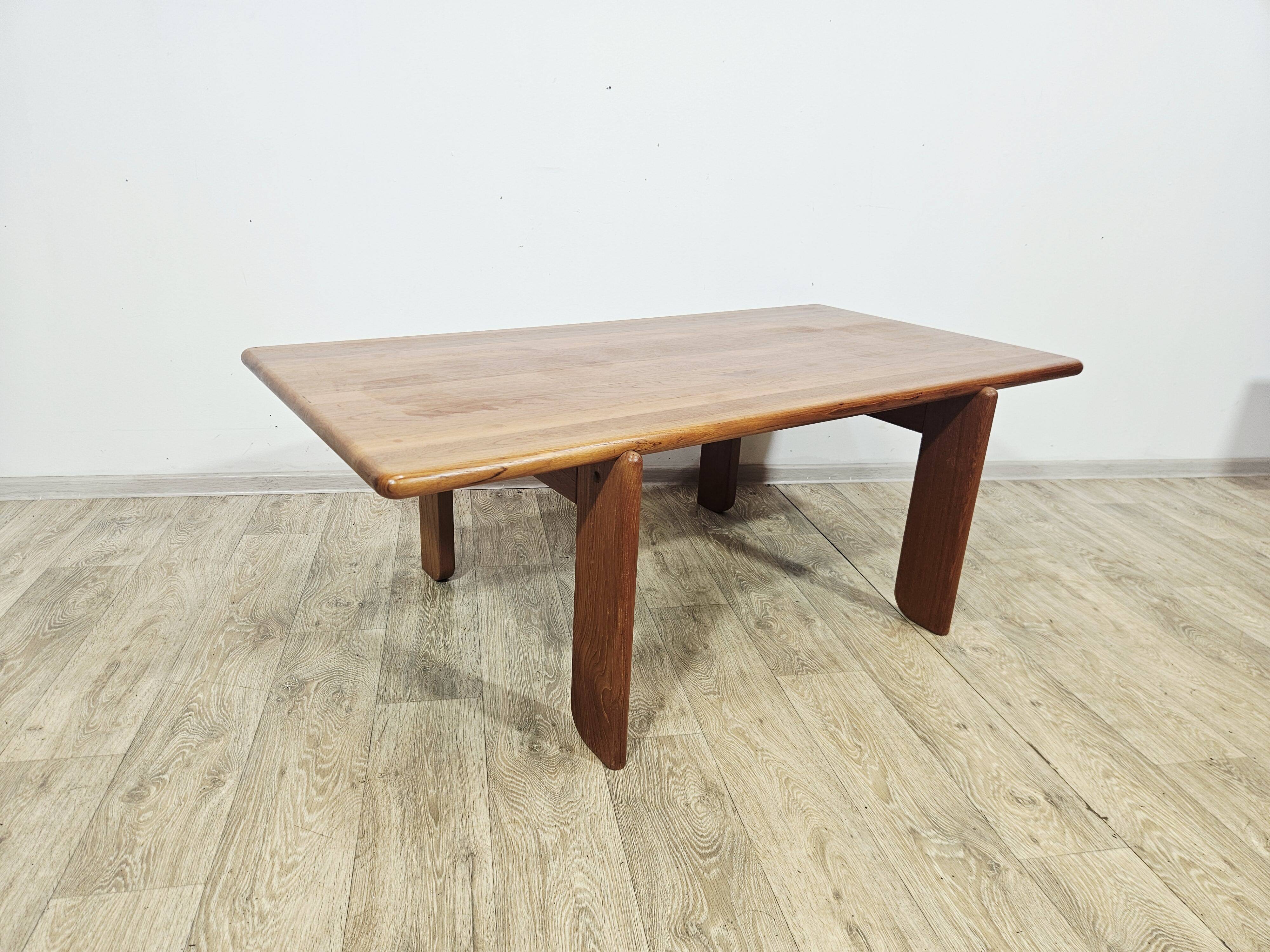 Table basse en teck massif danois / Style Mid-Century Modern / Années 1970.