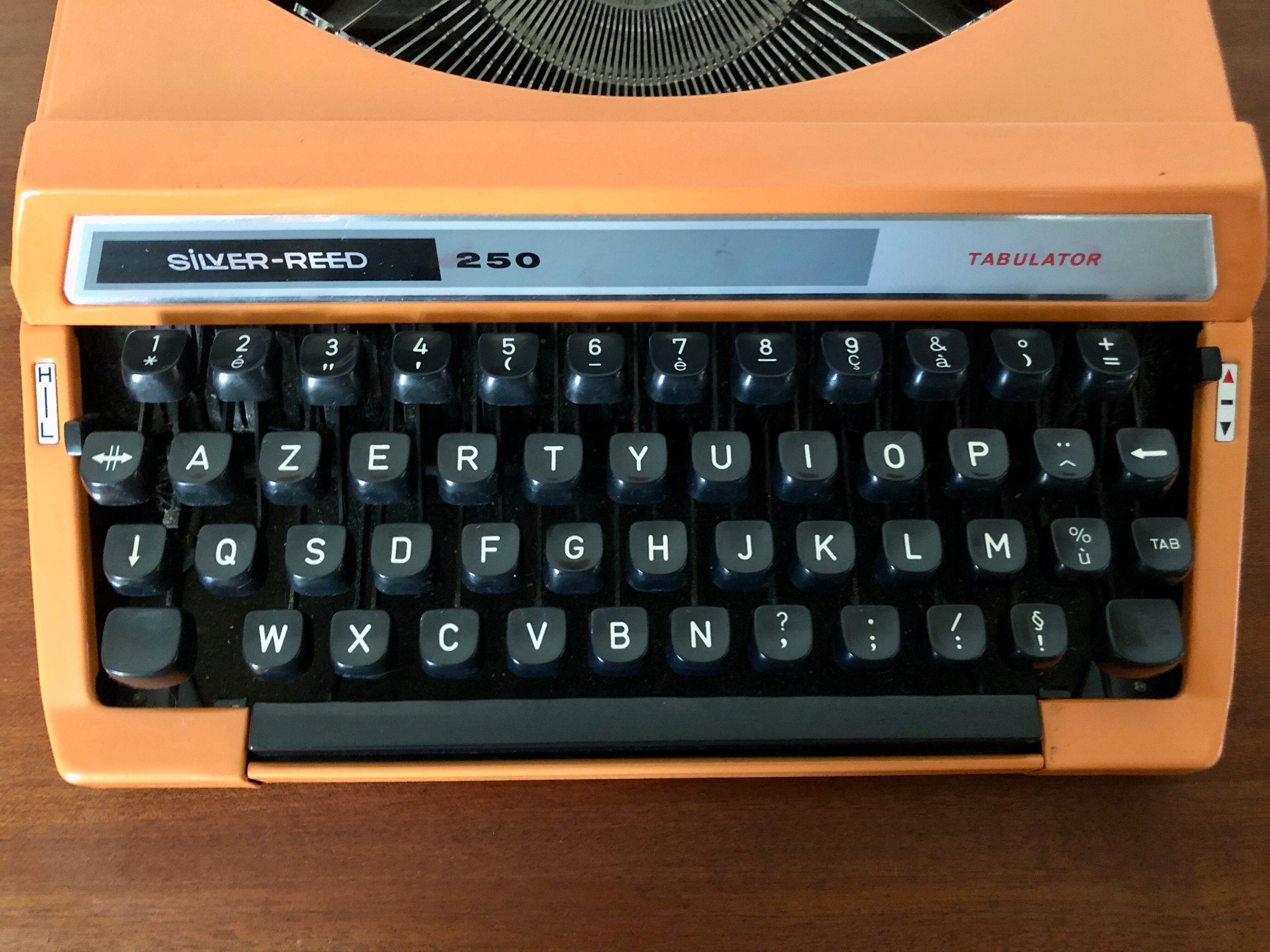Machine à écrire orange Silver Reed 250 Tabulator Seiko Japan