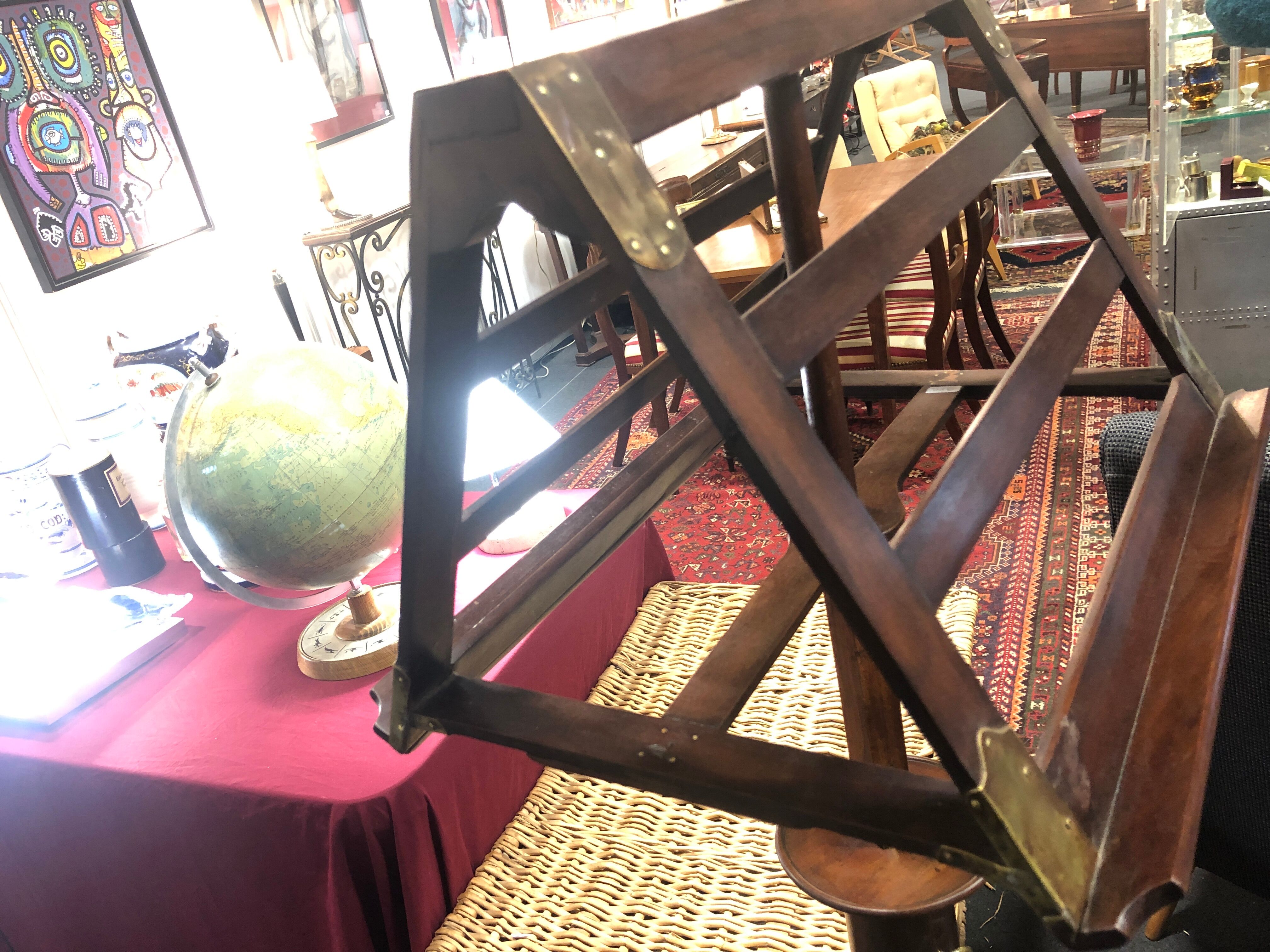 Double-sided lectern