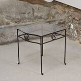 Petite table d'appoint en fer forgé et verre fumé