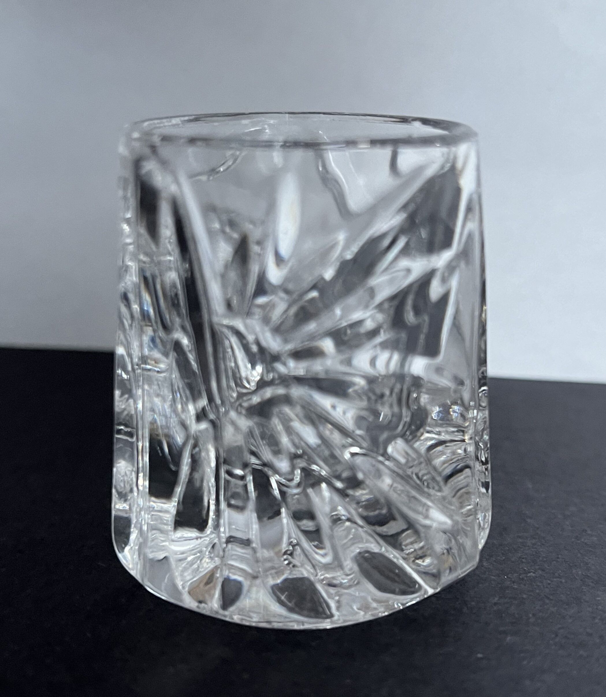 Liquor set 2 carafes and 8 glasses