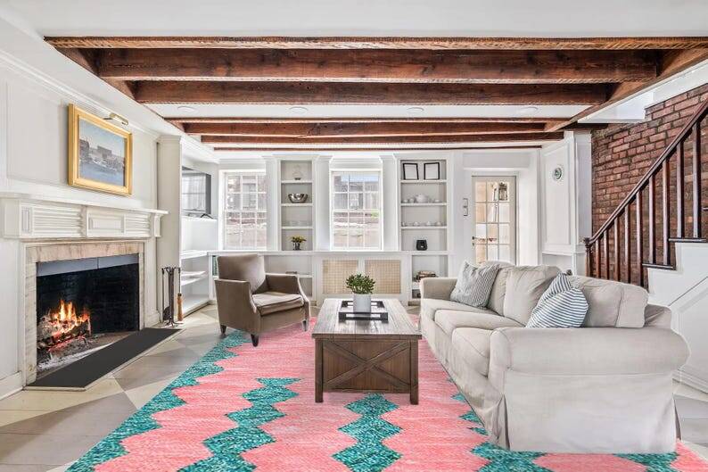 Handwoven Berber rug, size 150 x 250 cm