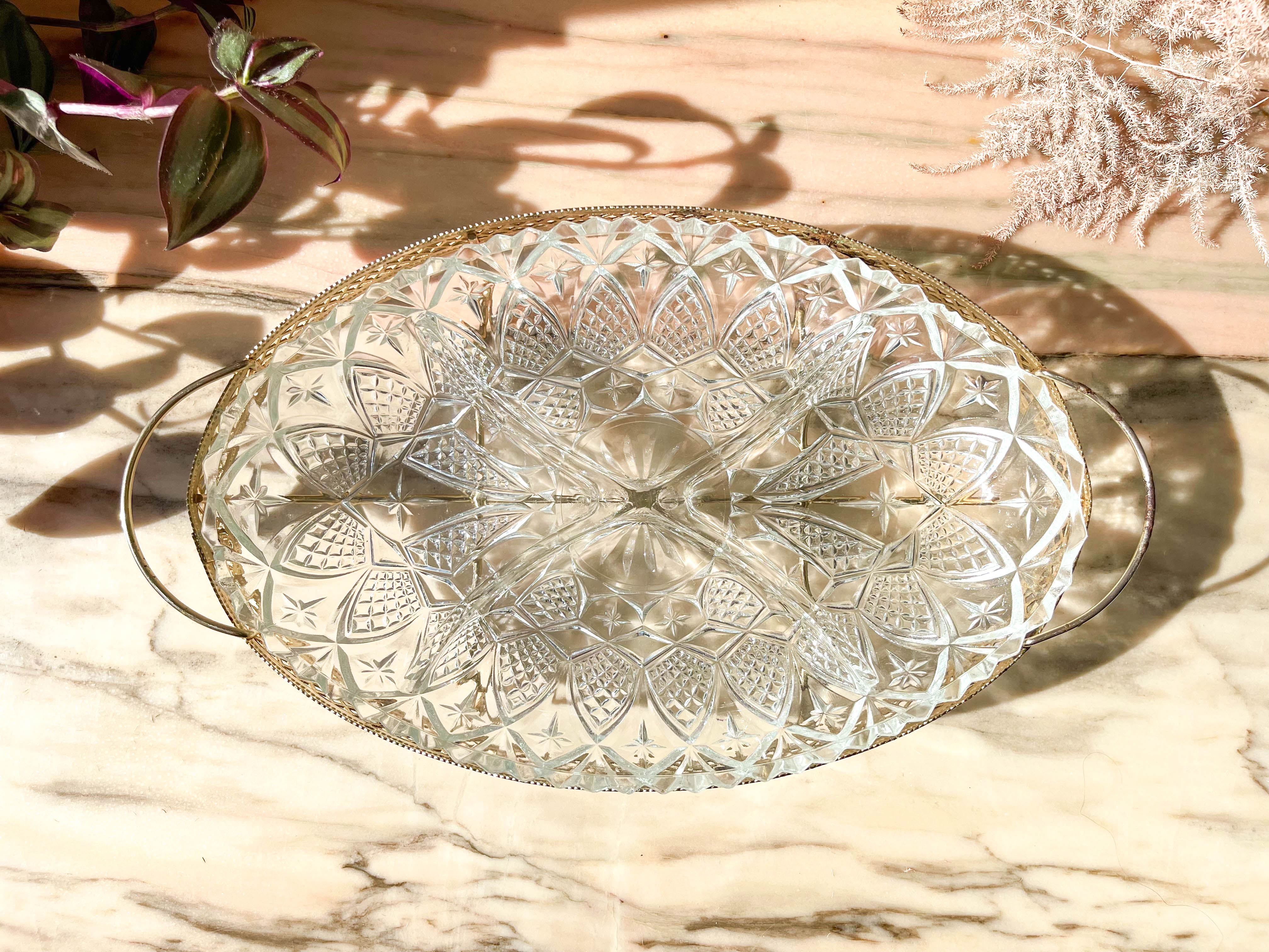 Serviteur apéritif en verre et métal doré vintage