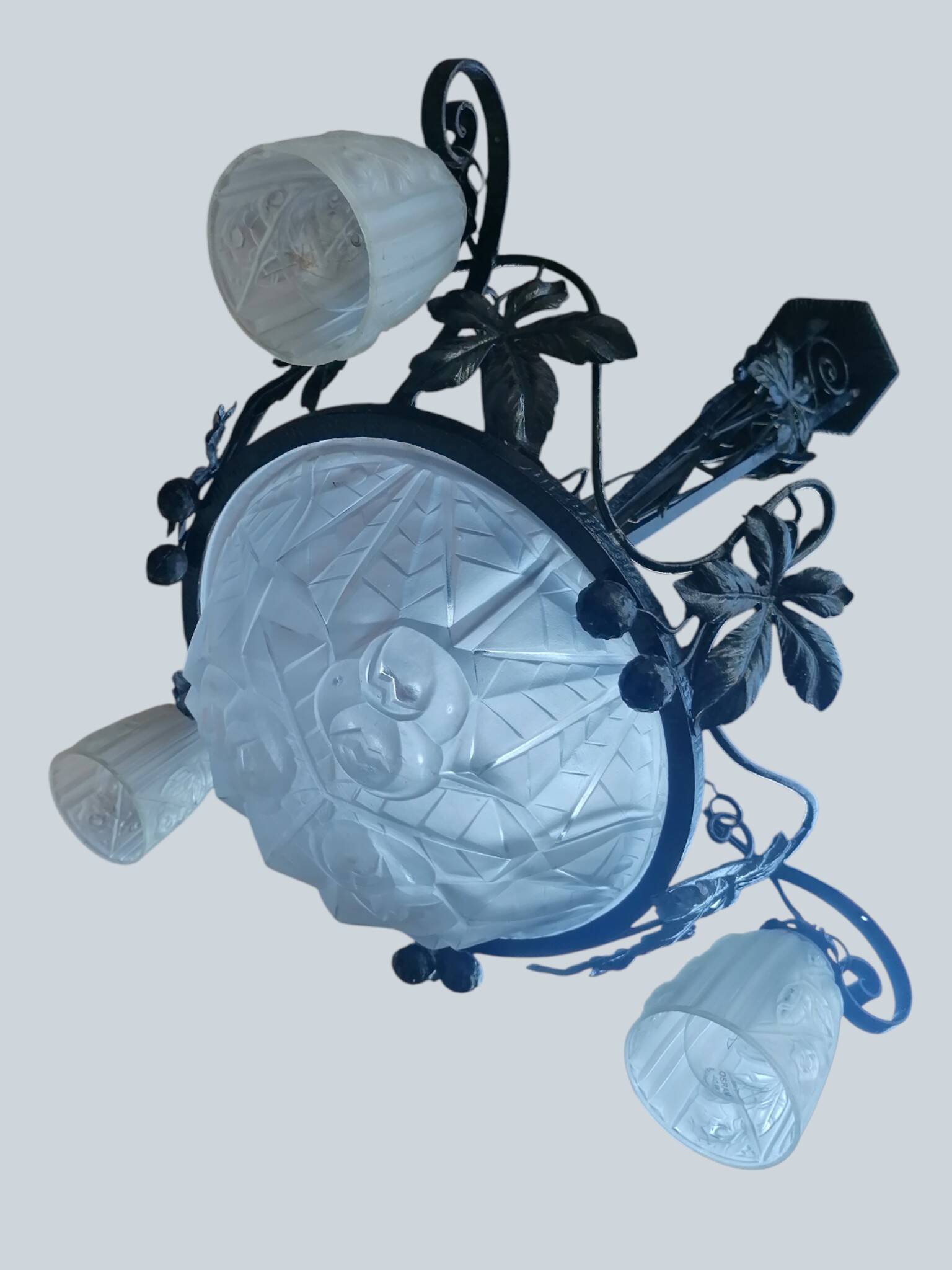 Wrought iron and art deco glass chandelier - Degué Workshops