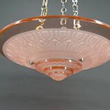 Suspension Art Déco moderniste en verre rose et bronze chromé, par Henry Petitot, 1935