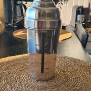 Art Deco Shaker (1939-1959) in silver-plated metal