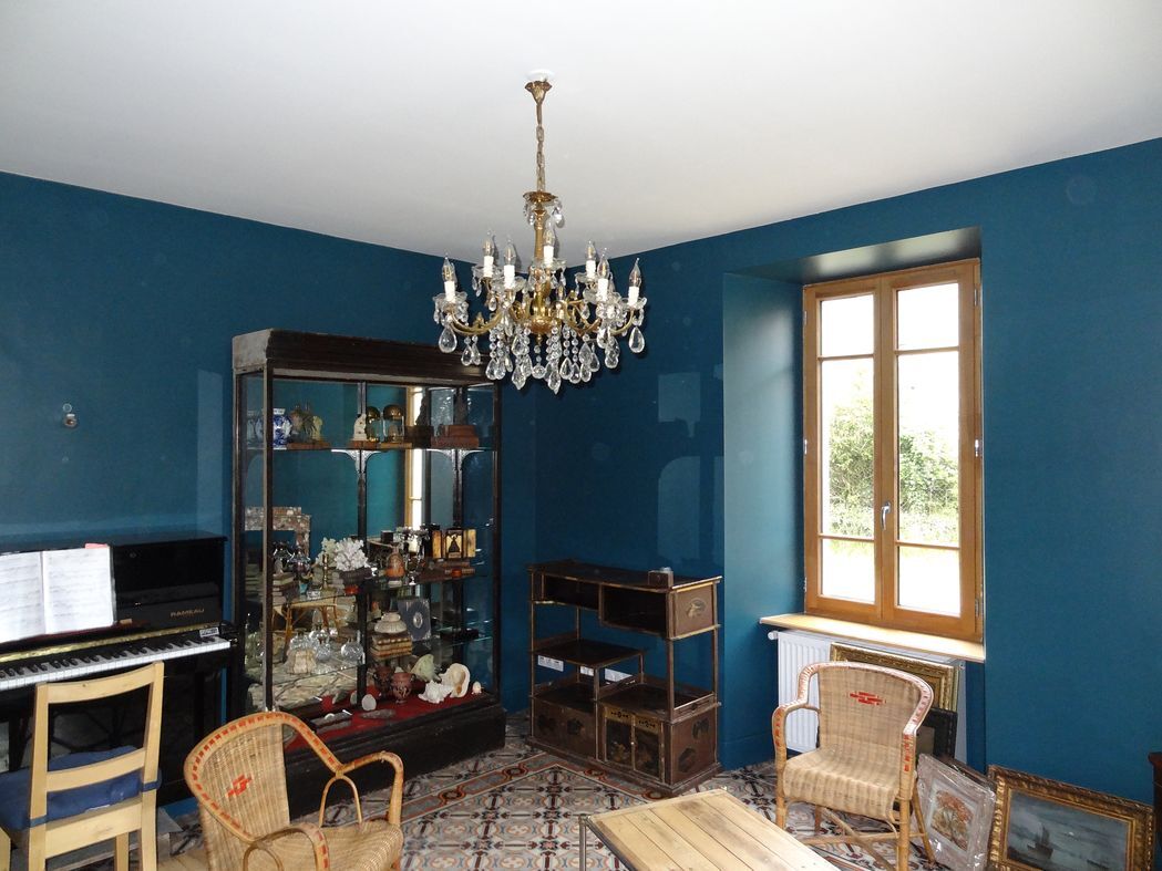 Twelve-armed golden bronze light chandelier