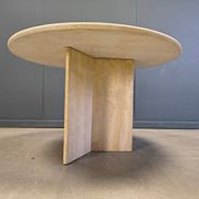 Table à manger ronde en travertin italien des années 1970