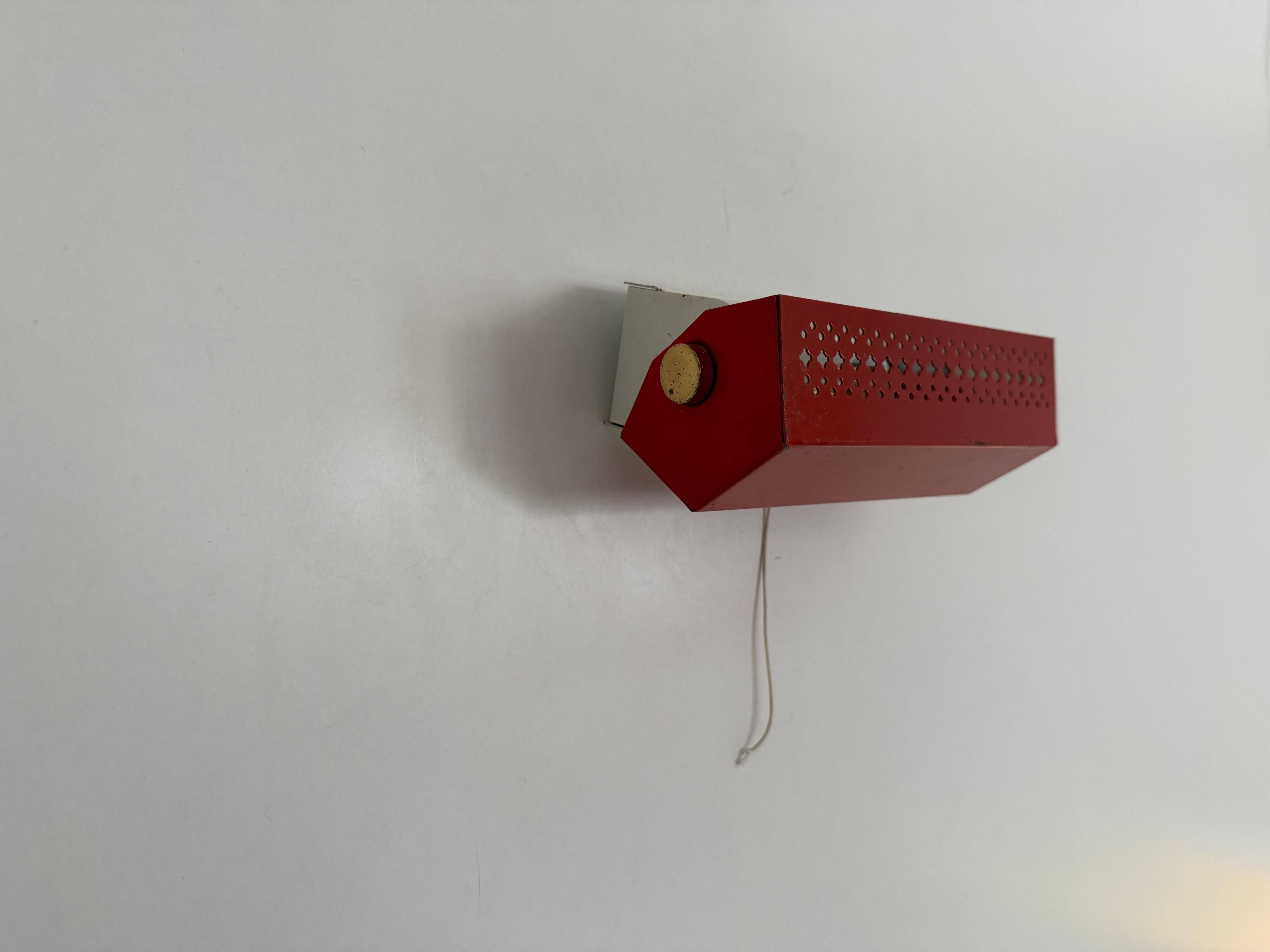 Applique en métal rouge du milieu du siècle par N Leuchten, 1960, Allemagne