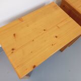 Pair of vintage Charlotte Perriand Les Arcs stools in pine from the 60s 70s