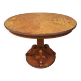 Oval pedestal table