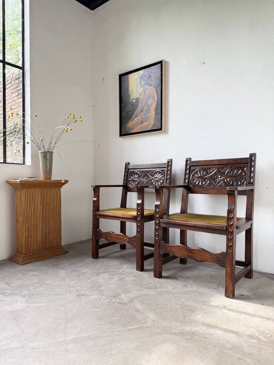 Paire de fauteuils style espagnol bois sculpté 1900
