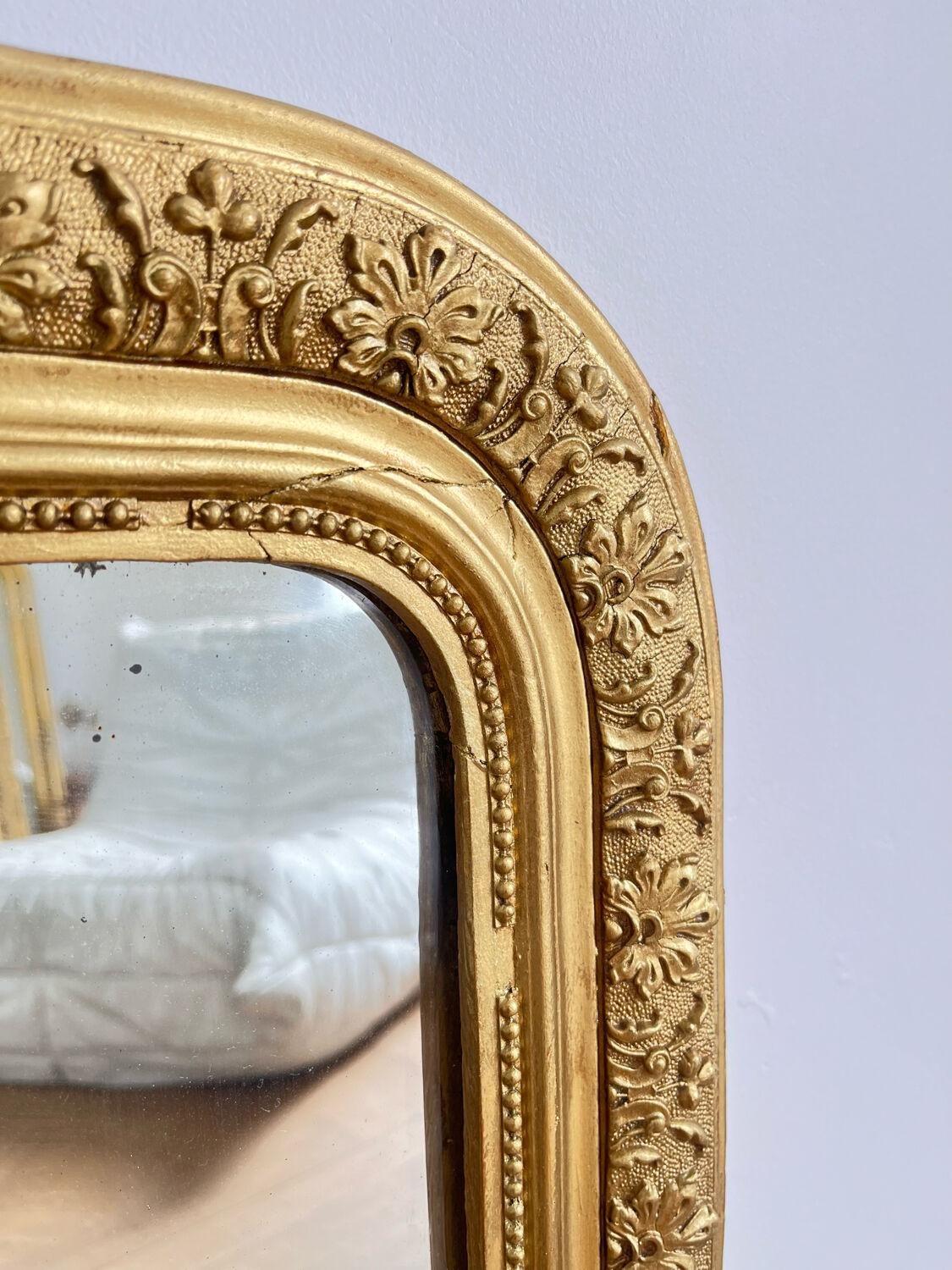 Mirror, former Louis-Philippe carved75 × 53 cm