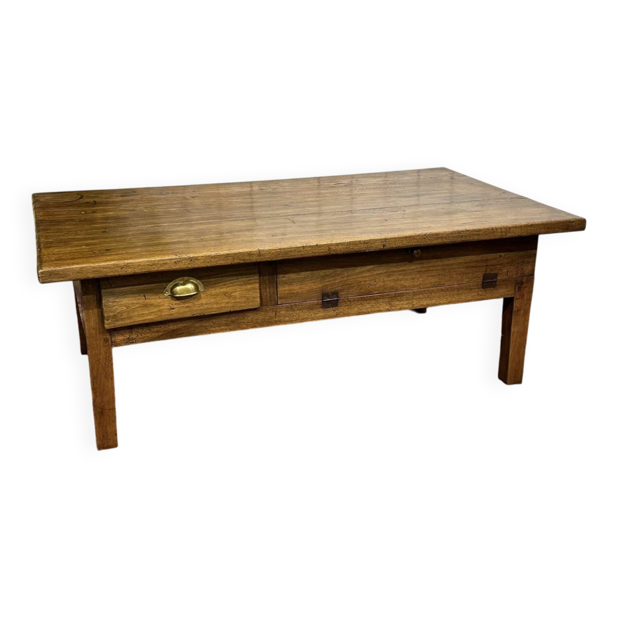 Table basse en noyer fin XIXème - ancienne table de ferme