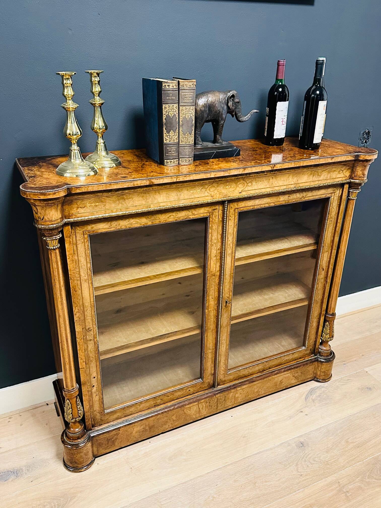 Bibliothèque ancienne