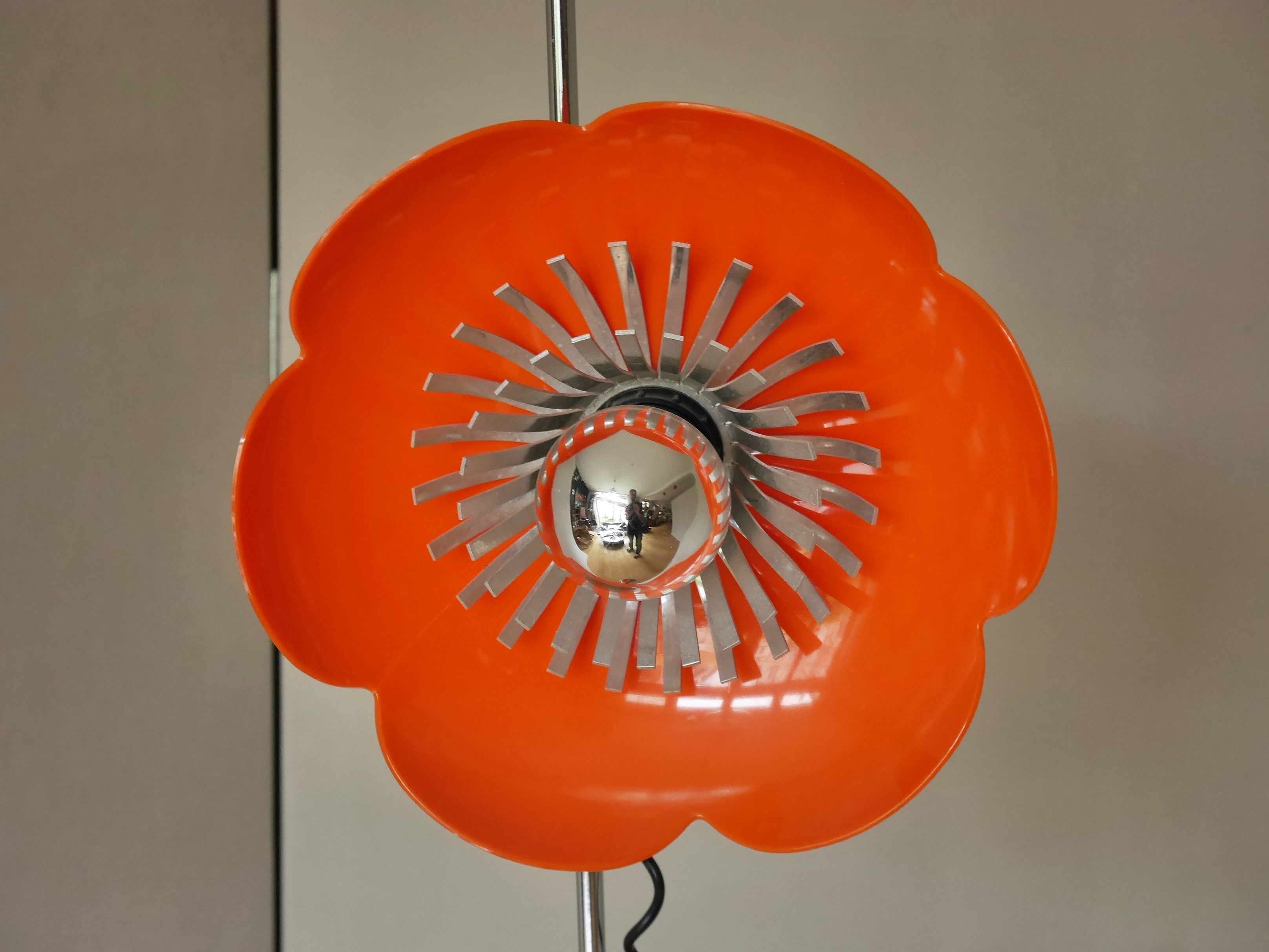 Lamppost flowers design seventies