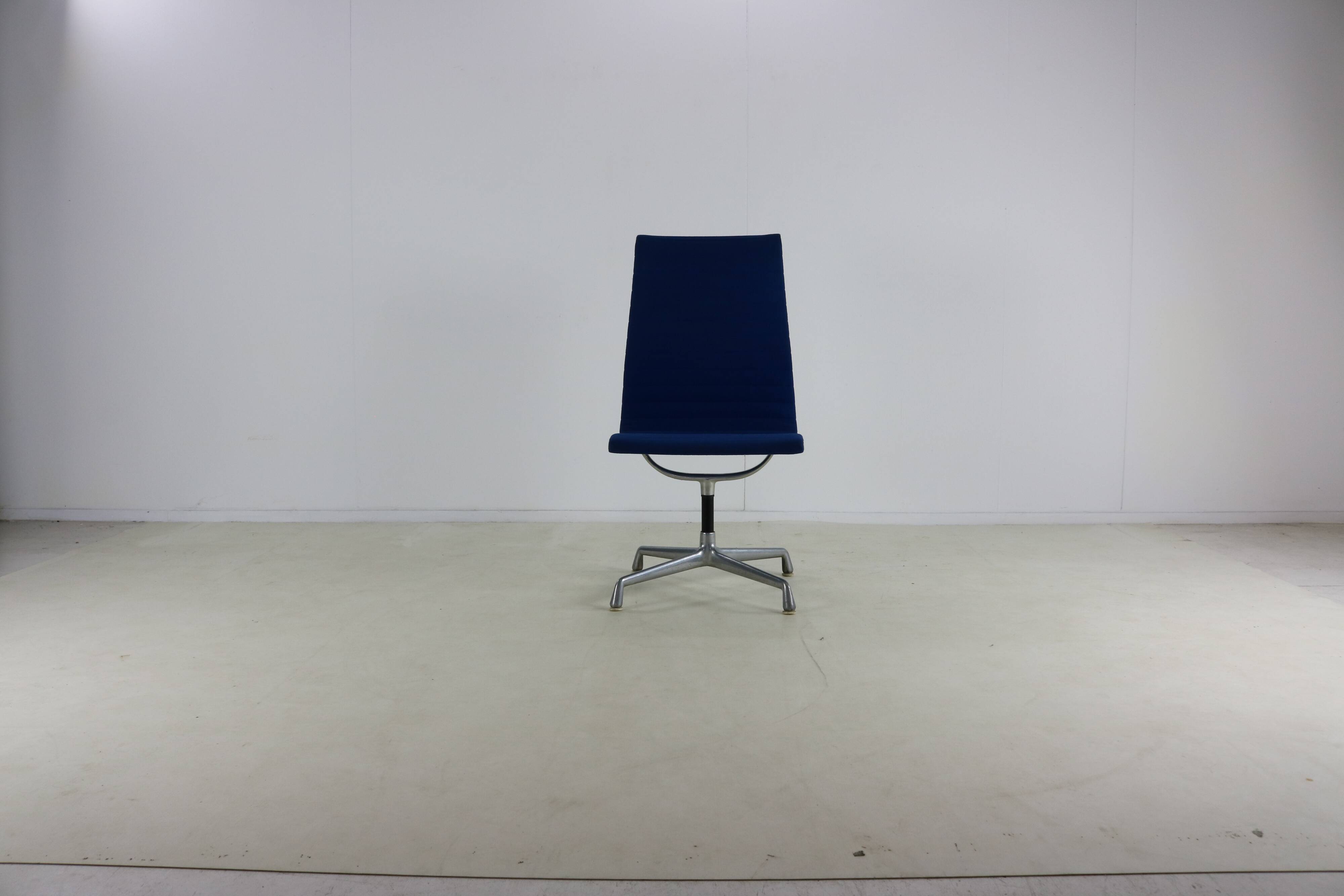 Set of seven office chairs by Charles Eames for Herman Miller Usa design