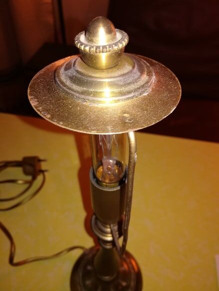 Bedside lamp with pampilles