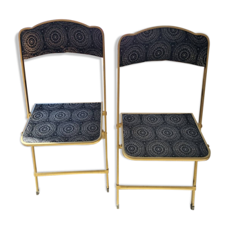 Suite de 2 chaises pliantes en velours et métal doré