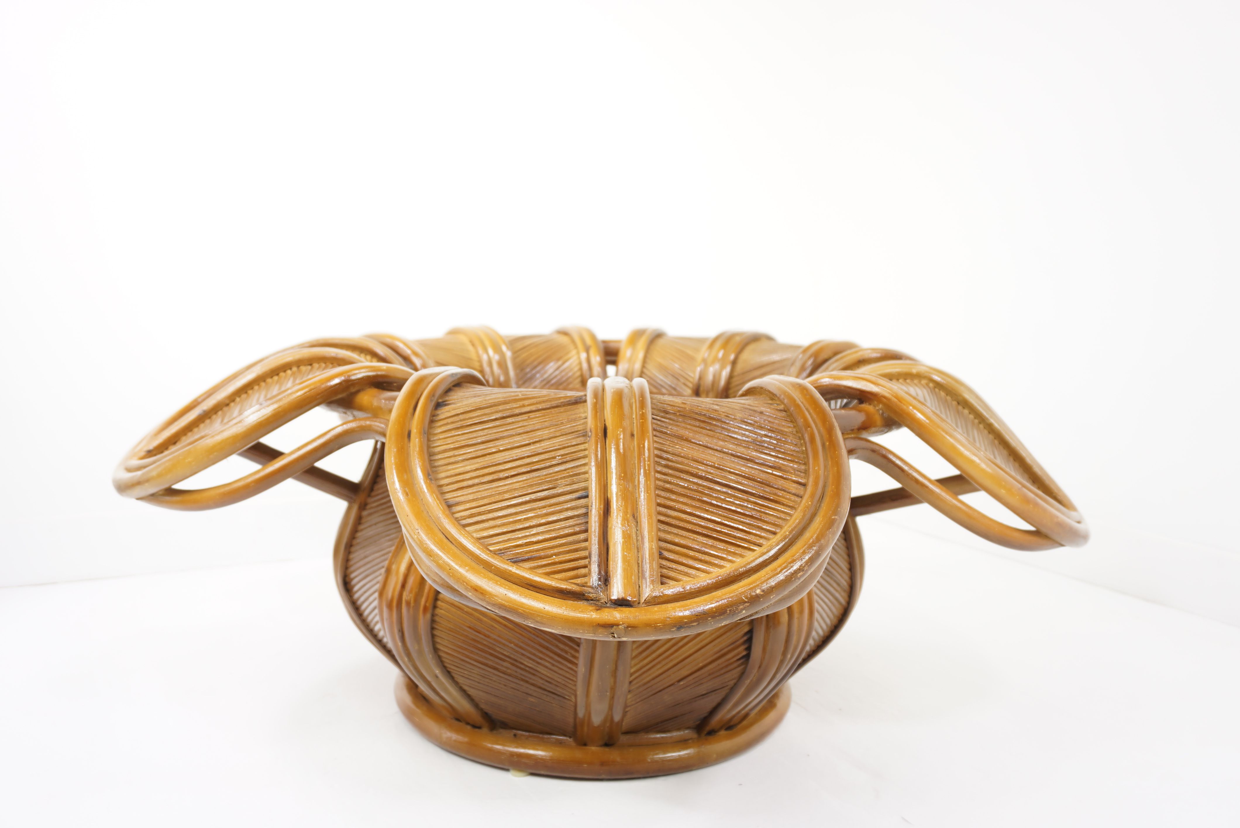 60s Italian design flower coffee table in rattan and glass marquetry