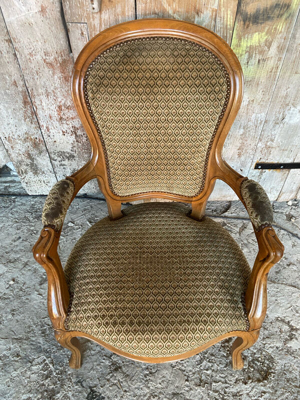 Fauteuil cabriolet ancien style Louis XV en bois et tissu, fin XIXème