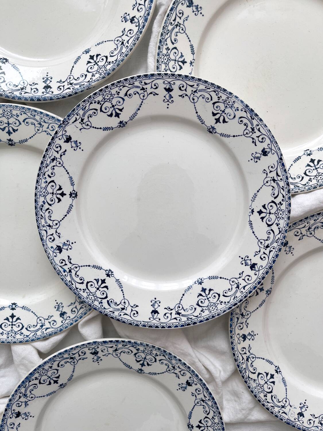 8 ironstone dinner plates “Balzac” Choisy le Roi