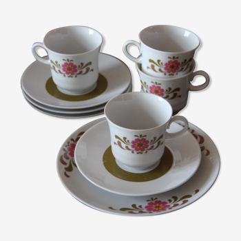 4 tasses et assiettes à dessert au fleuri vintage