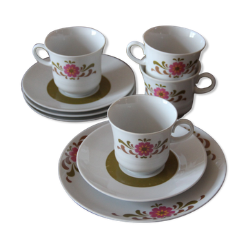 4 tasses et assiettes à dessert au fleuri vintage