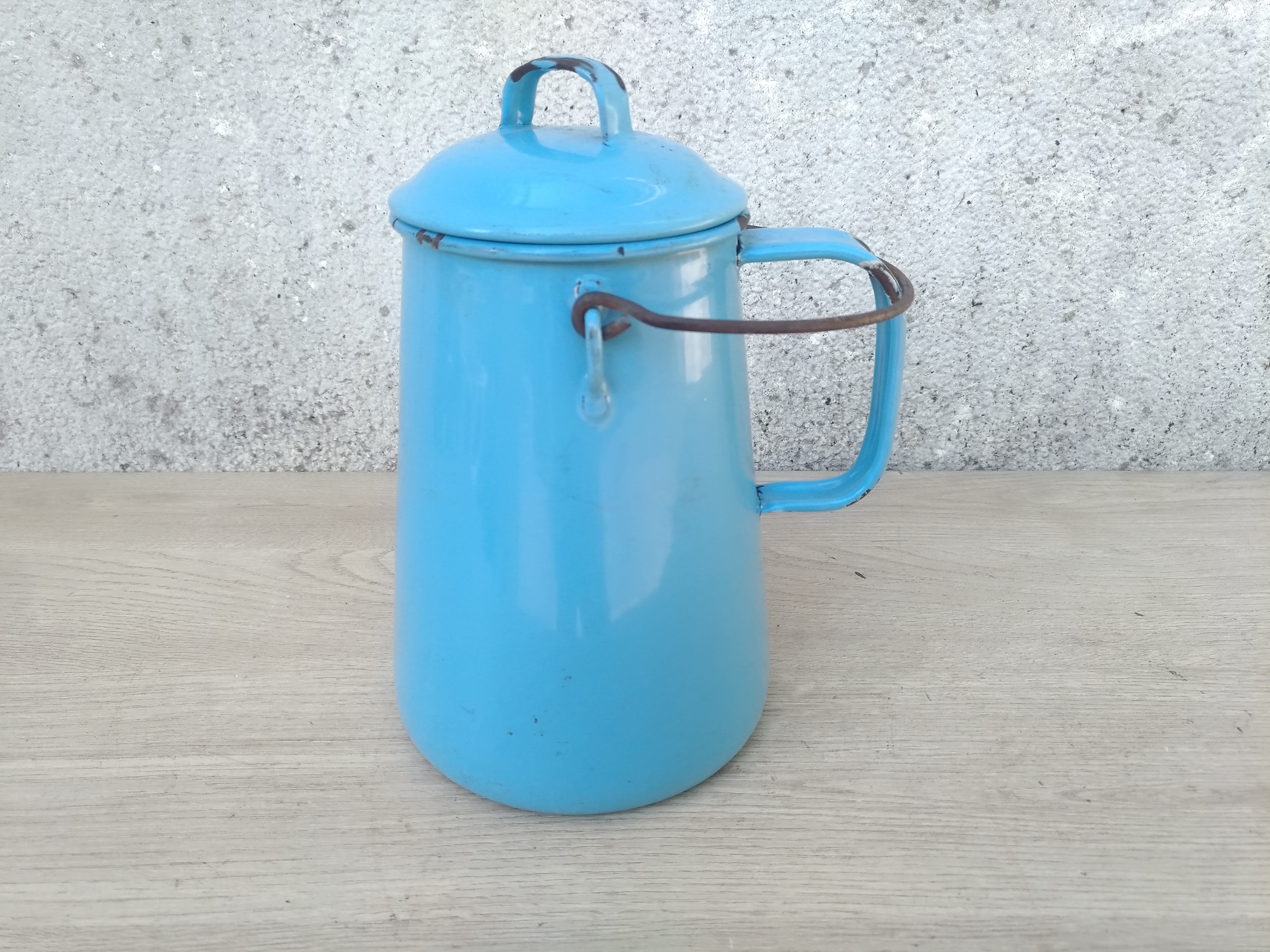 Pot a lait emaillé