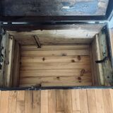 Malle, coffre ancien bombé en bois
