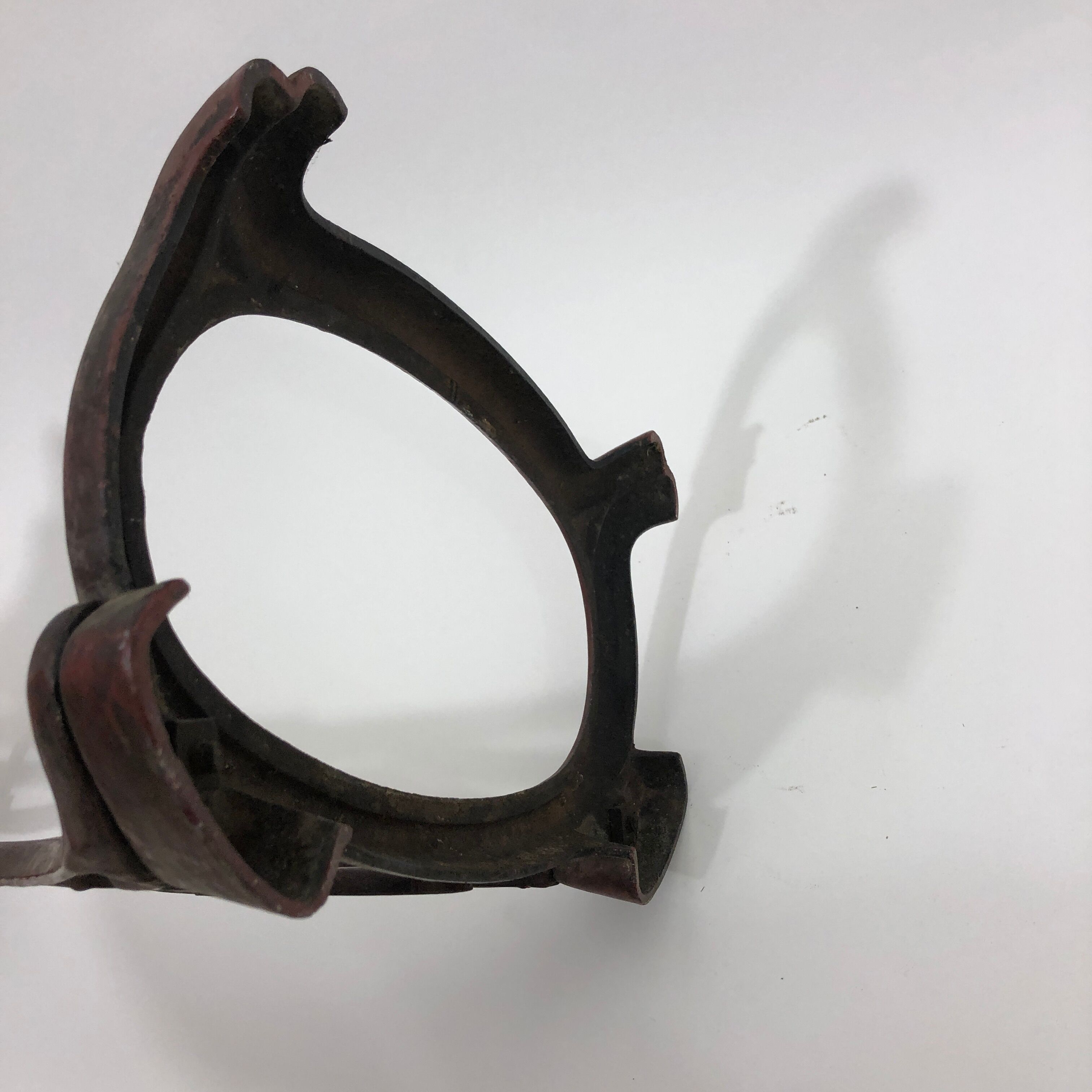 Red-cast iron umbrella door