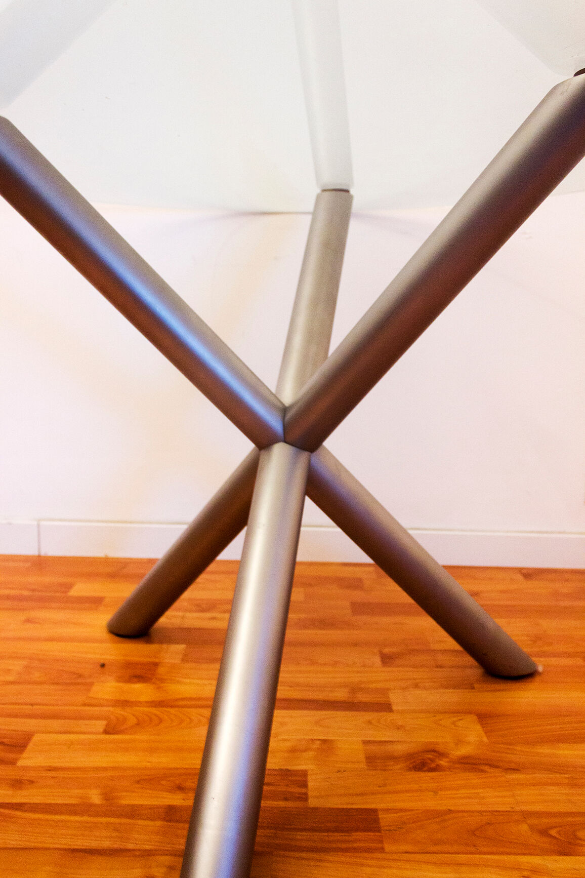 Table de salle à manger italienne ronde en verre fumé et acier chromé, années 1970