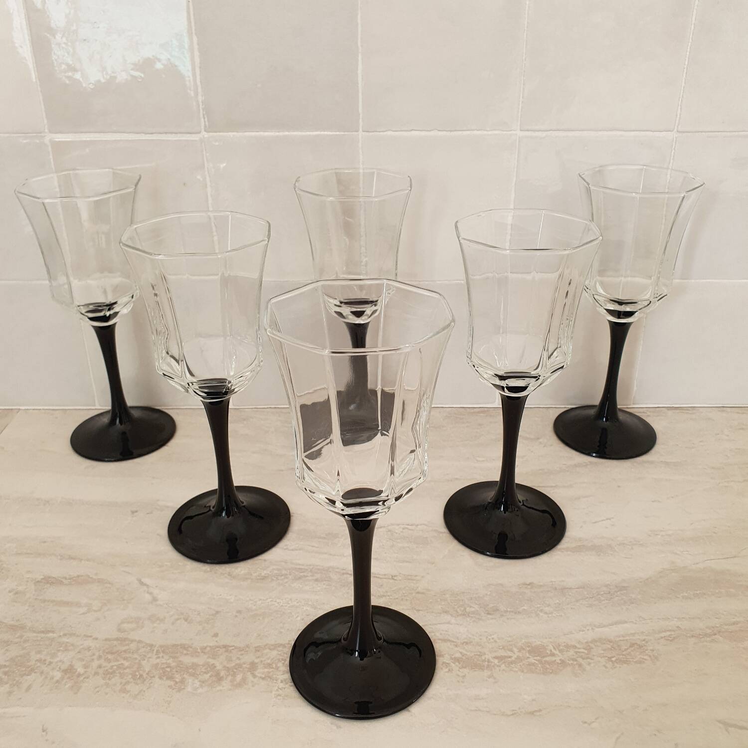 6 Octime octagonal black-footed wine glasses