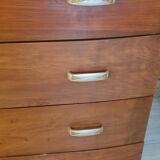 Walnut chest of drawers