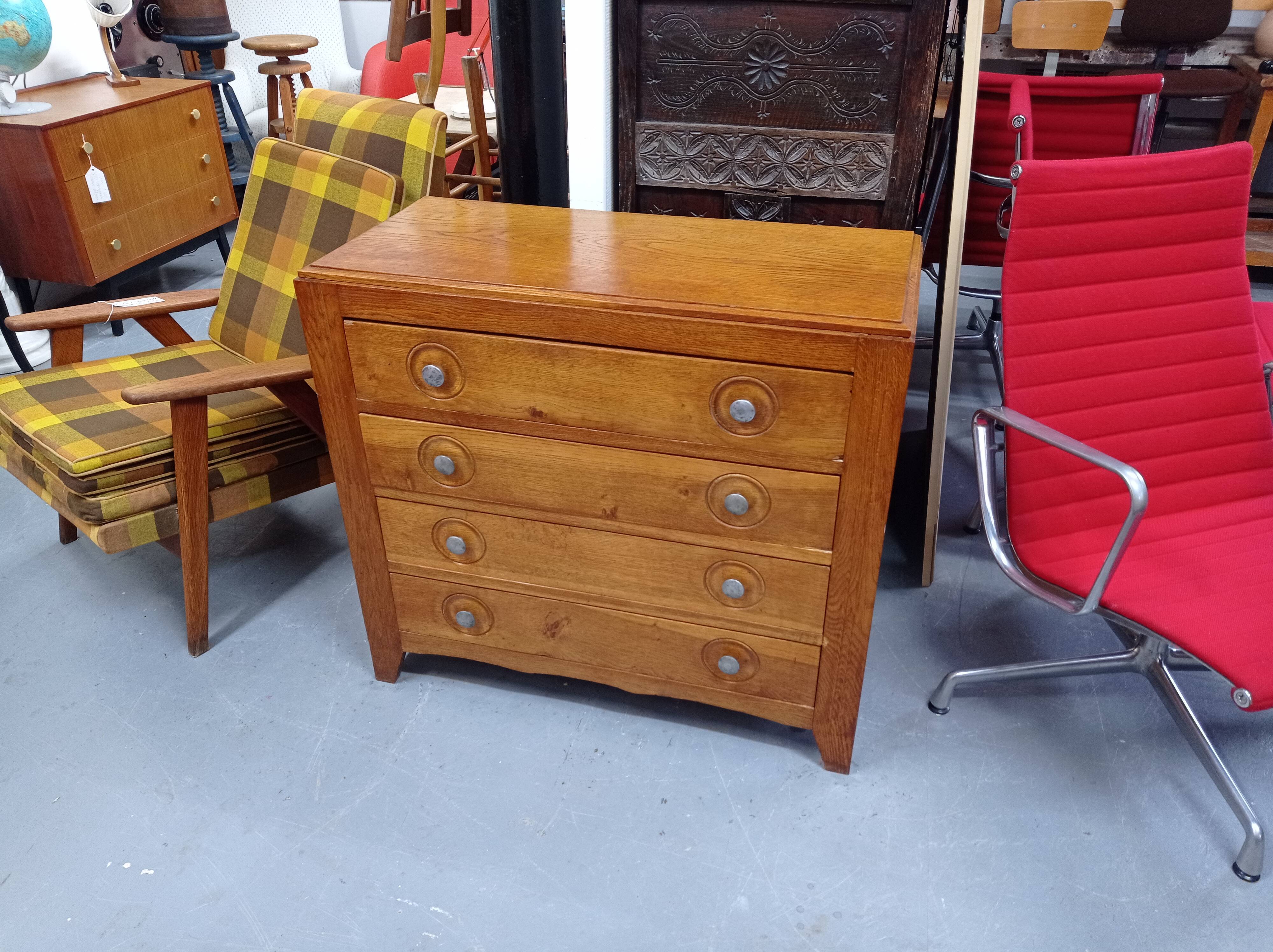 Chest of drawers in oak 50s