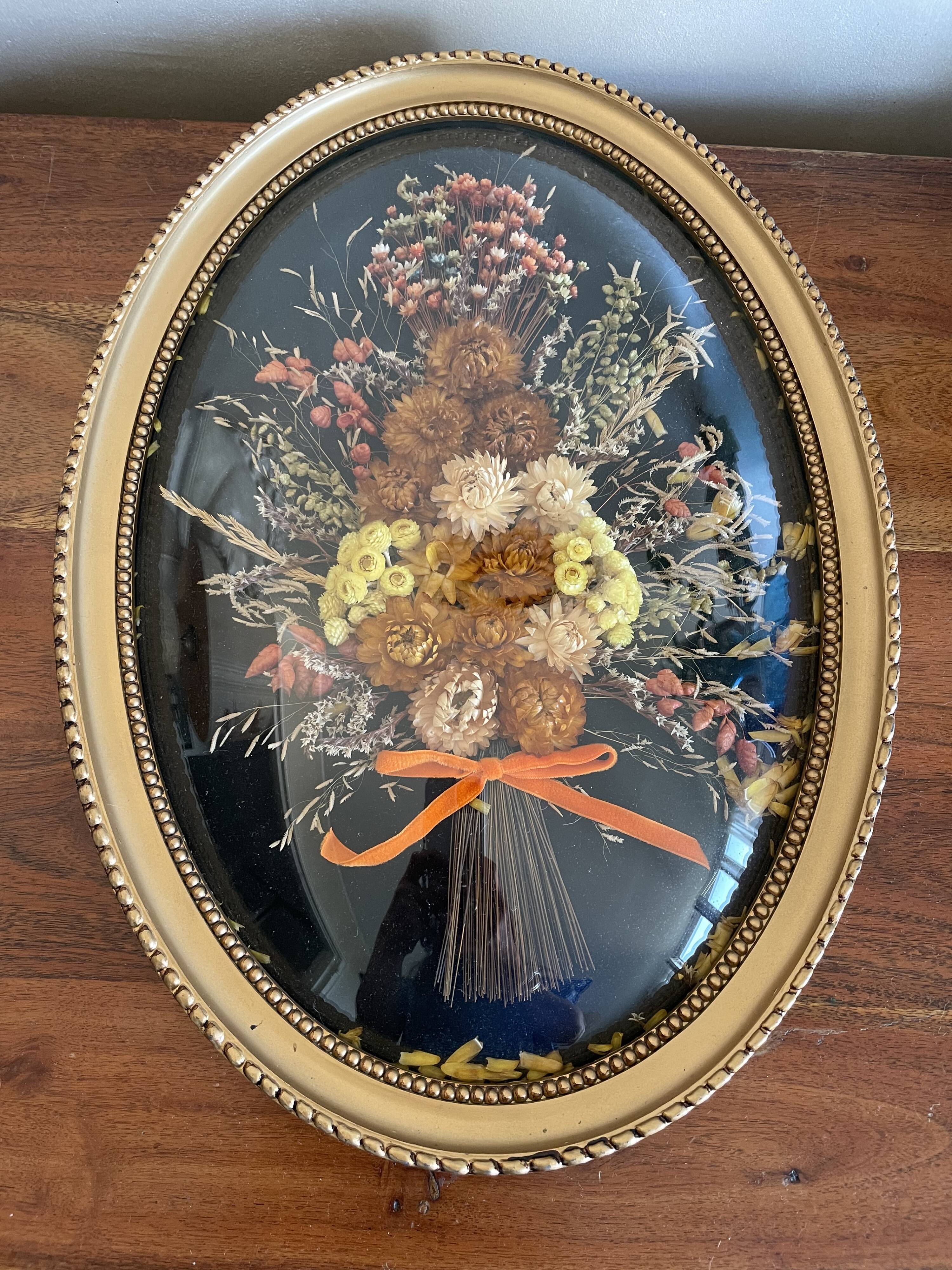 Oval frame dried flowers velvet knot