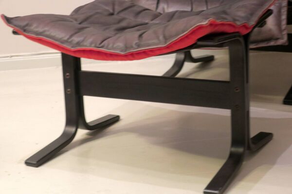 Fauteuil de salon en cuir patiné Westnofa avec repose-pieds, Norvège, années 1960