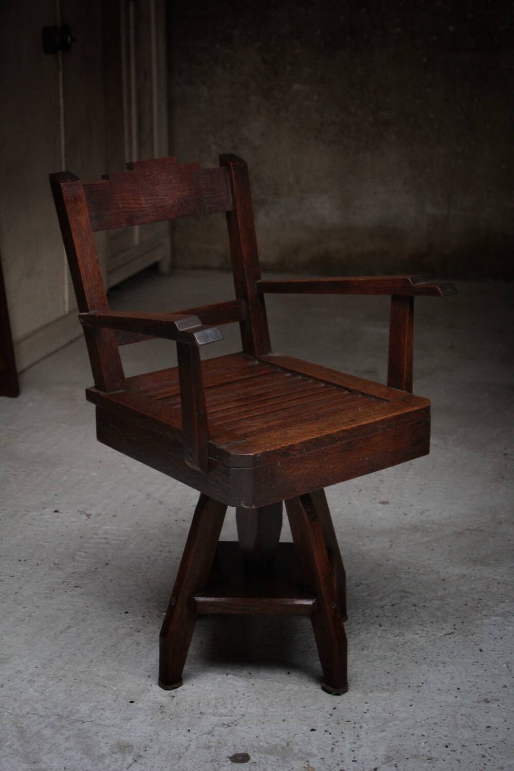 Swivel armchair Dutch design Amsterdam art deco 1930