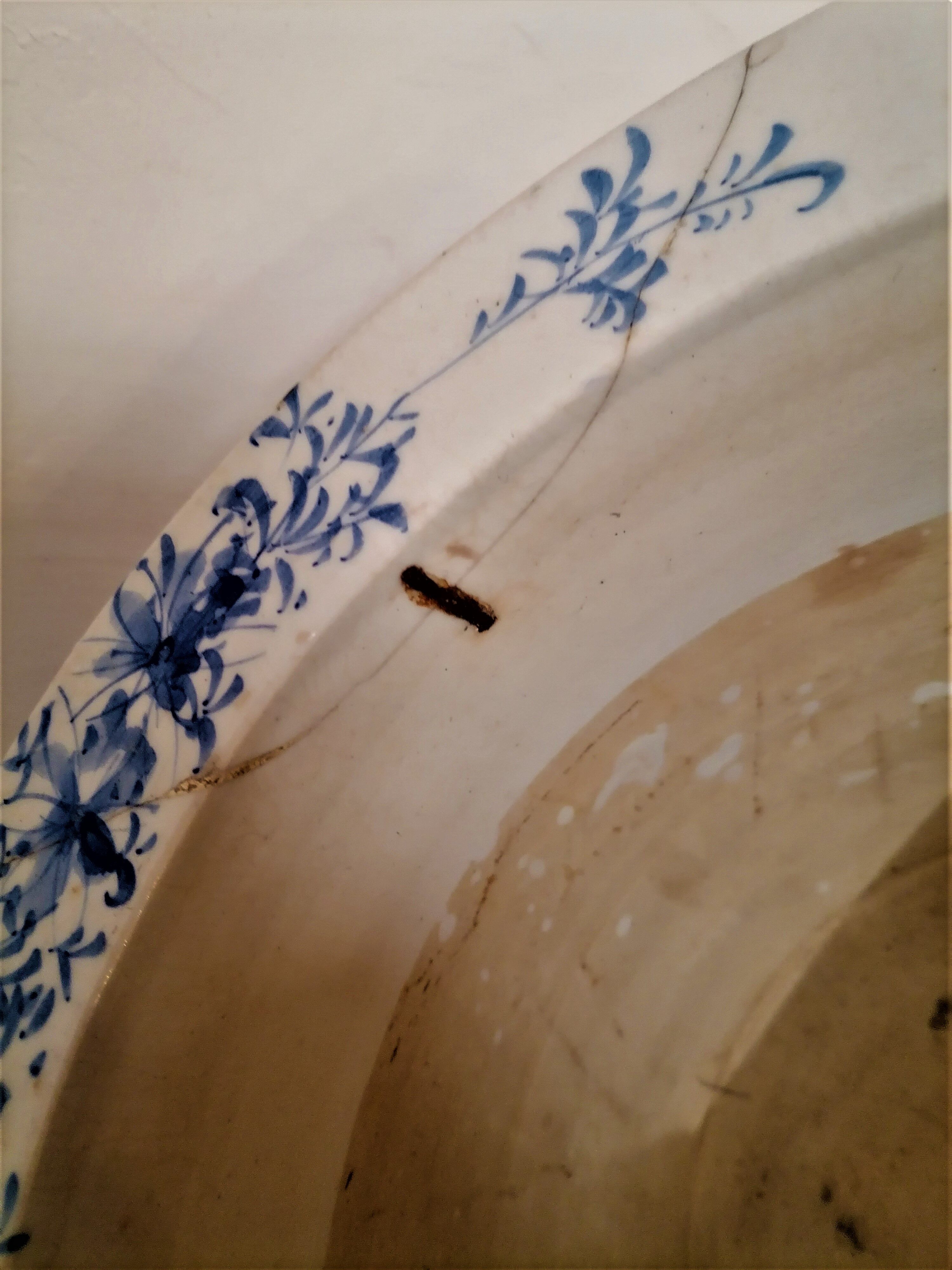 Important blue white porcelain pot cover. Japan. Meiji period (1868 - 1912)