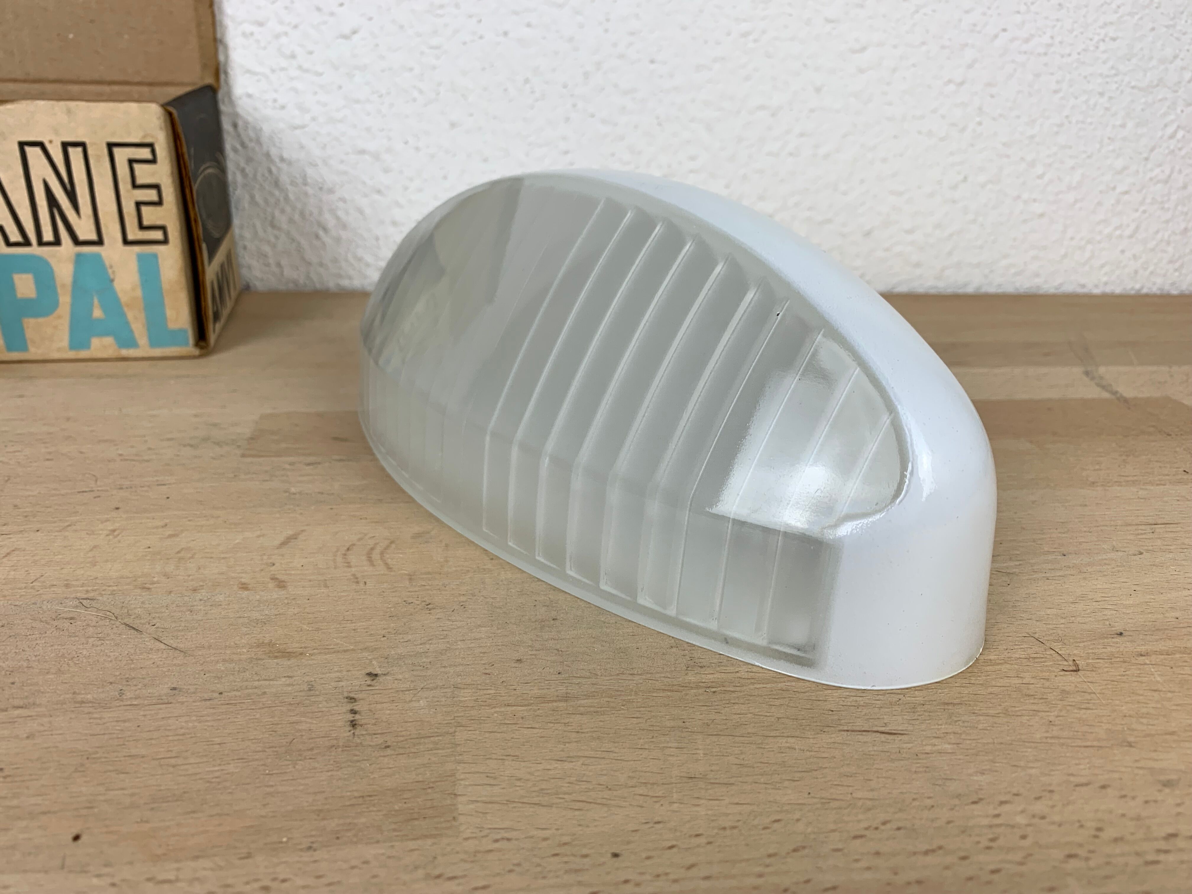 New Holophane Prismopal AMV1 wall lamp, prismatic enamelled glass