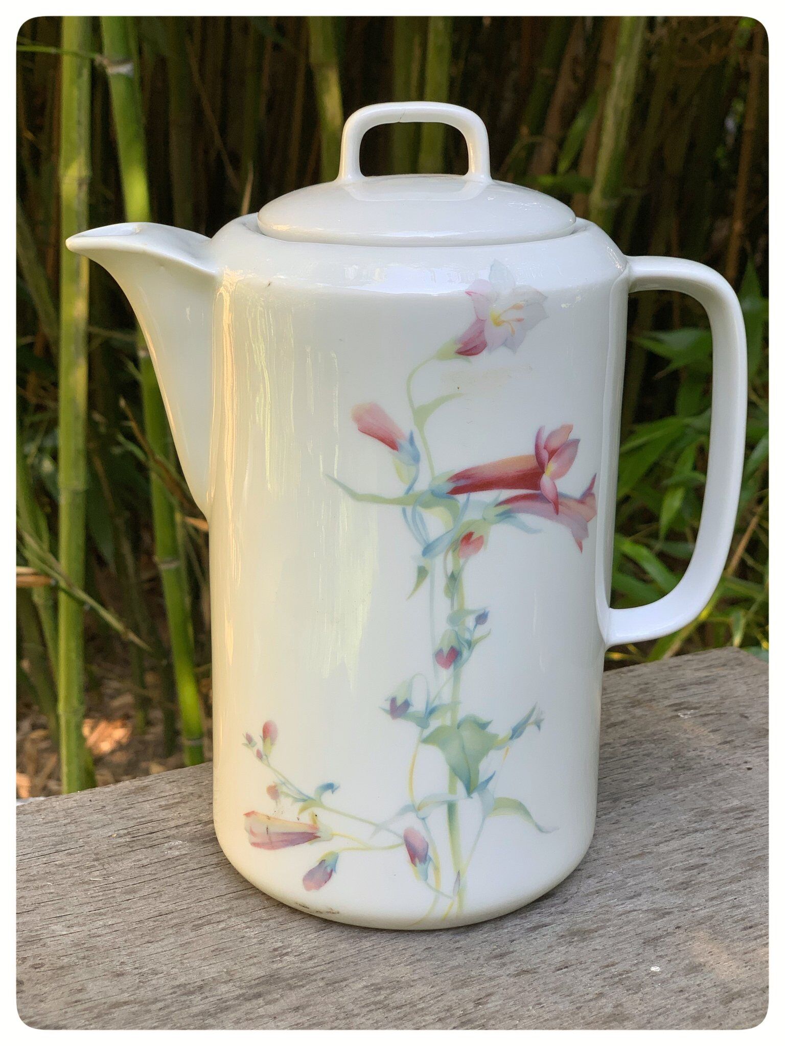 Deshoulières porcelain teapot