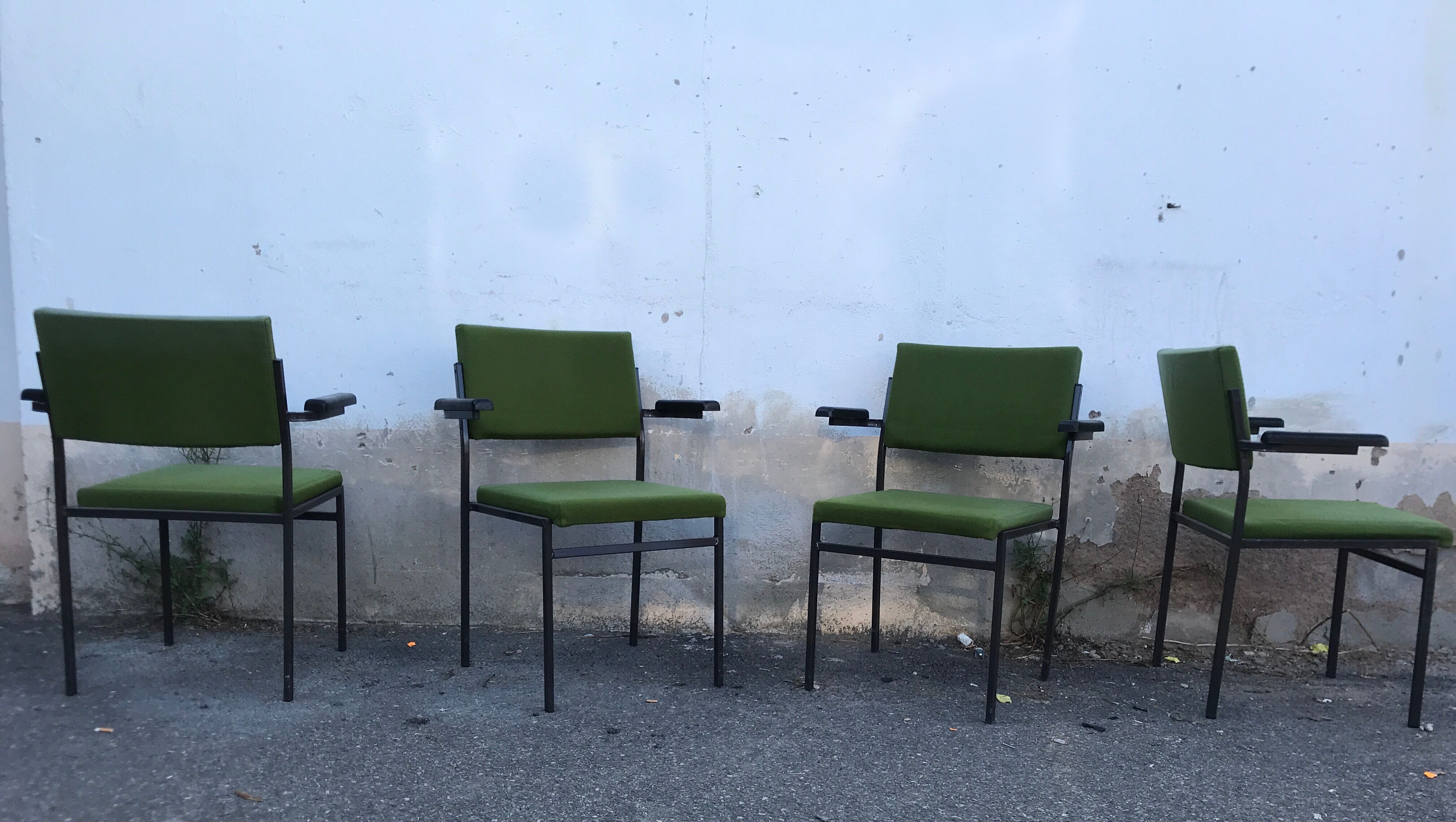 27 armchairs - modern - vintage - metal feet - 1960