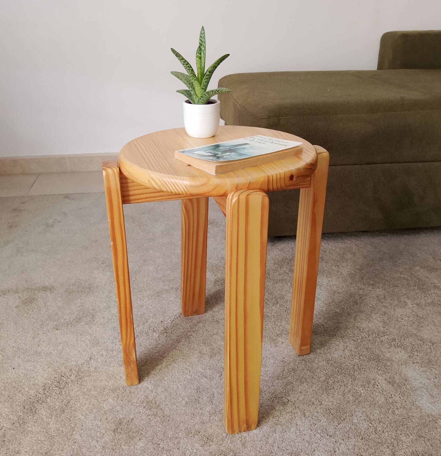 Vintage stool in solid pine chalet/Scandinavian style.