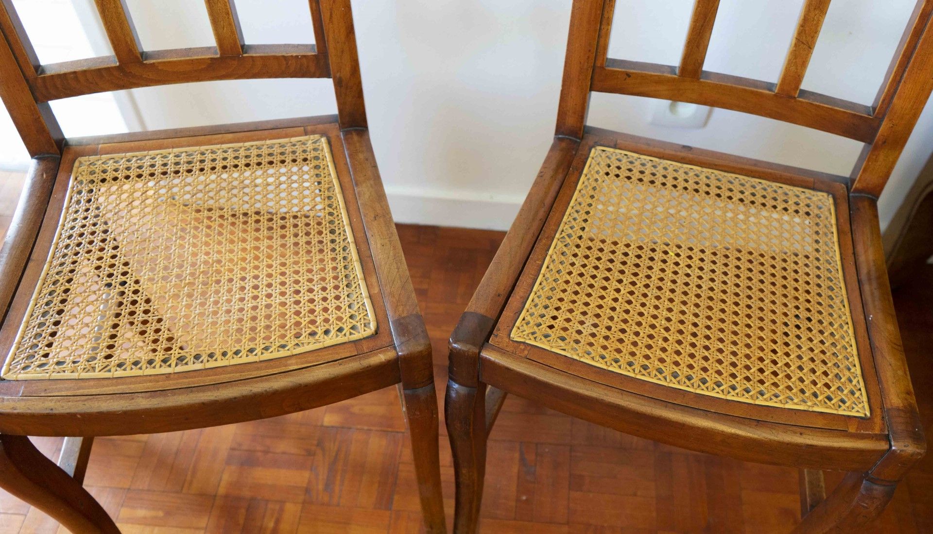 8 chaises cannées