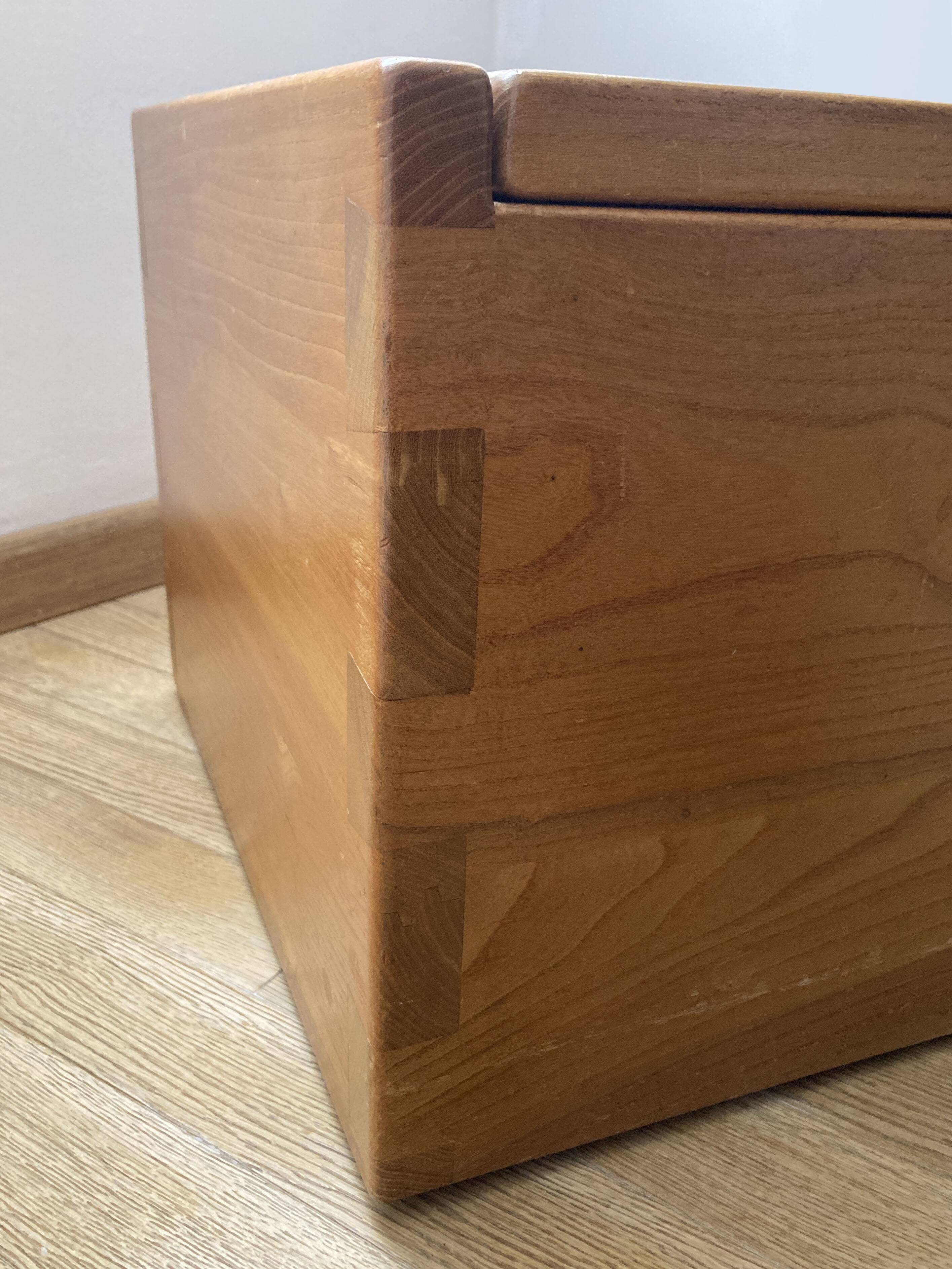 Regain chest in solid elm 1970