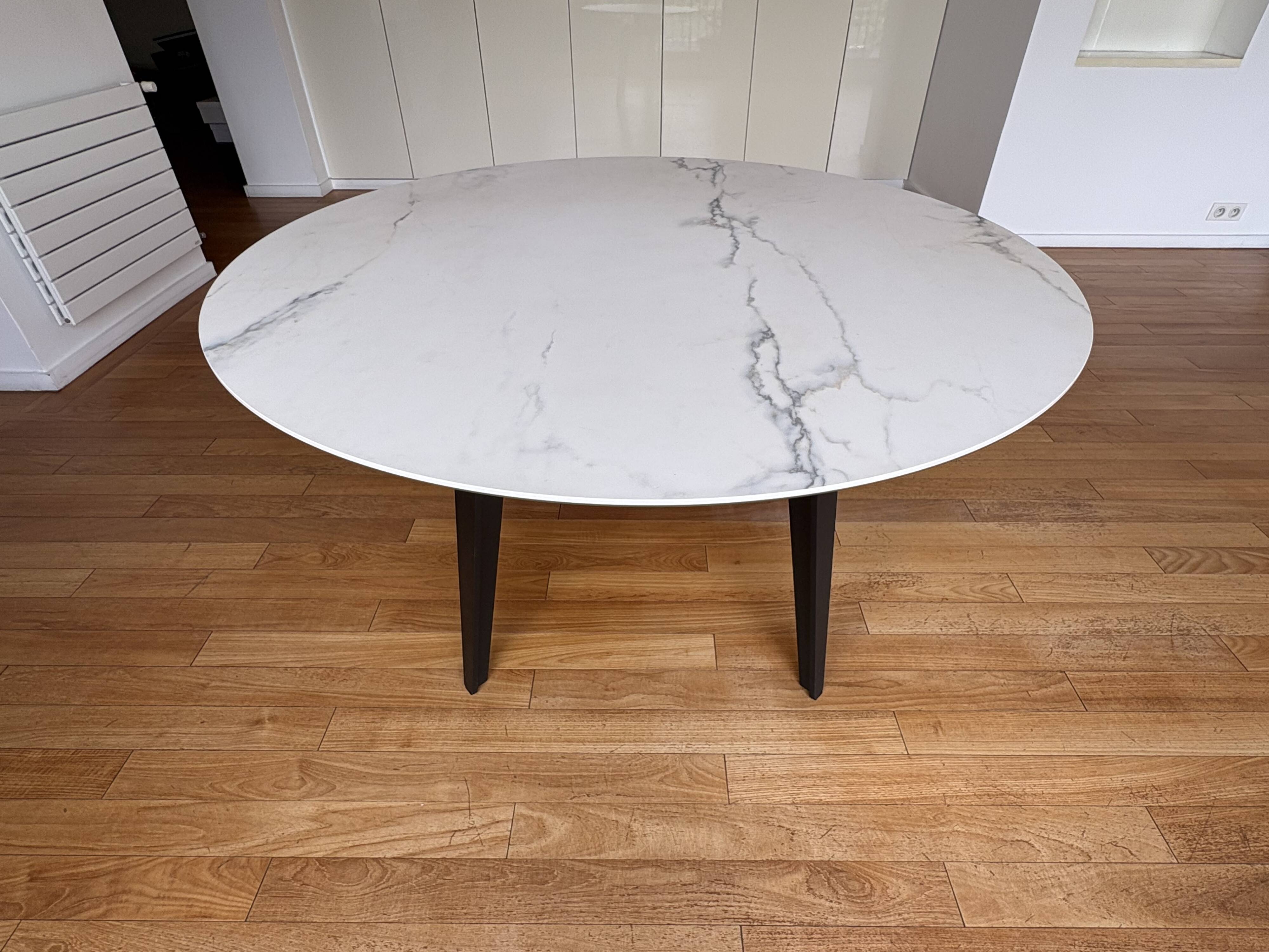 Table ronde Odessa Ligne Roset