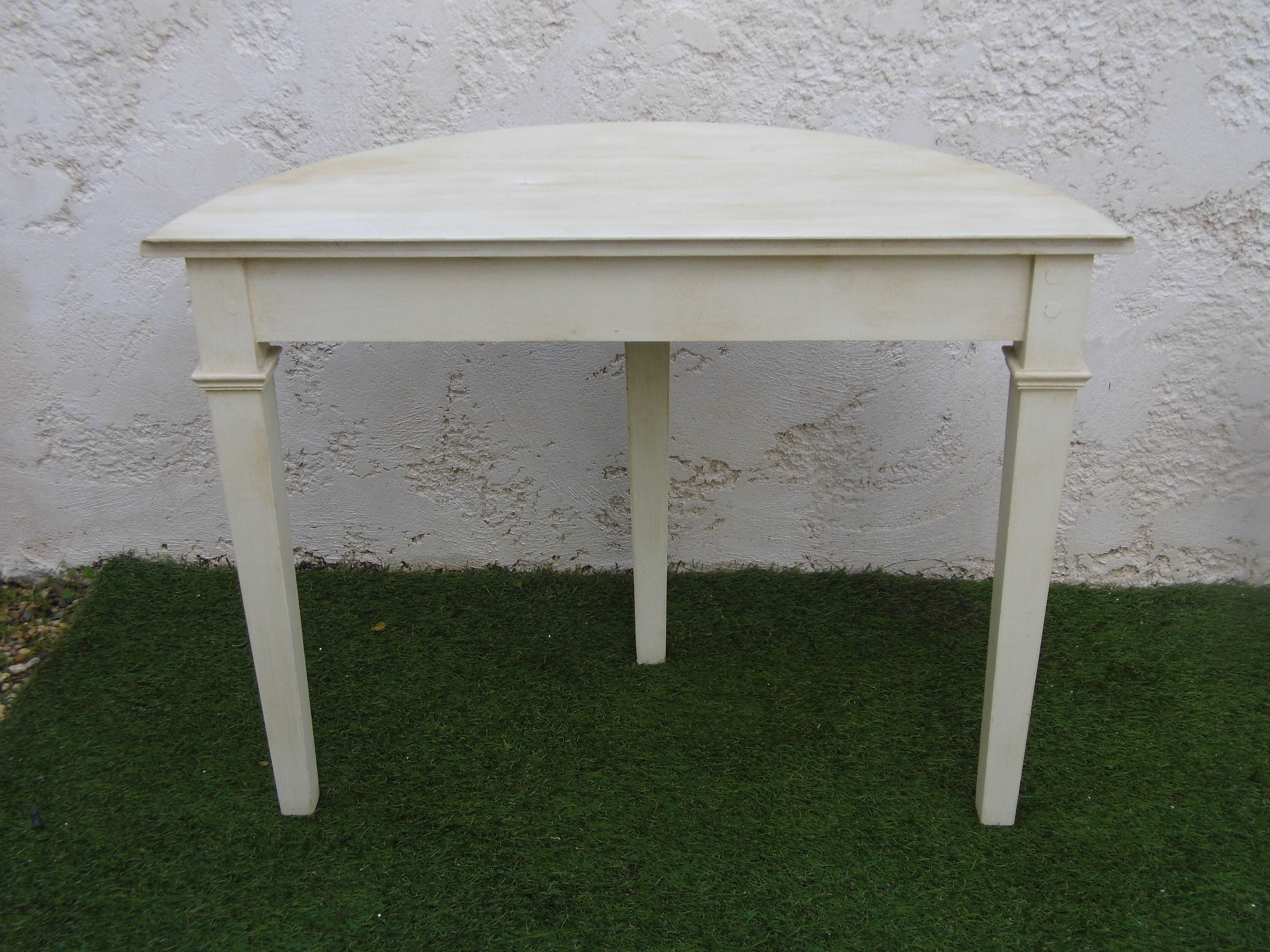 HALF-MOON CONSOLE TRIPOD SOLID PAINTED WOOD TRIPOD EXCELLENT CONDITION