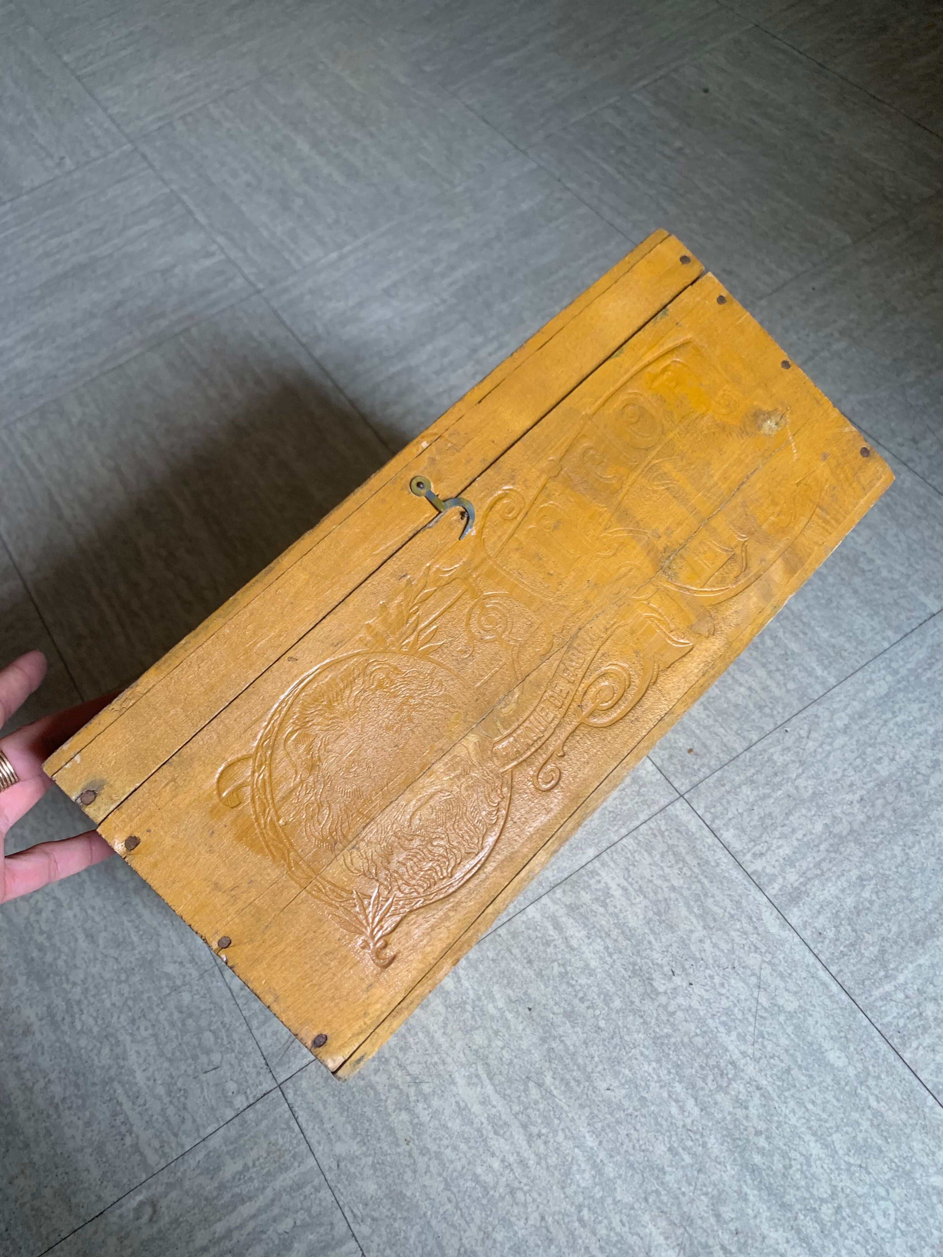 Wooden box L'Amidon Remy